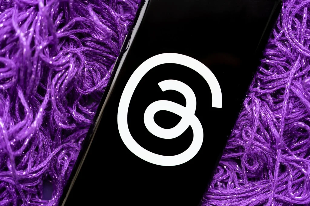 Image Presenting the logo of threads app